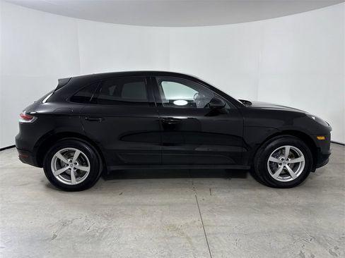 Certified 2021 Porsche Macan image 8