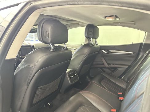 Used 2018 Maserati Ghibli RWD image 20
