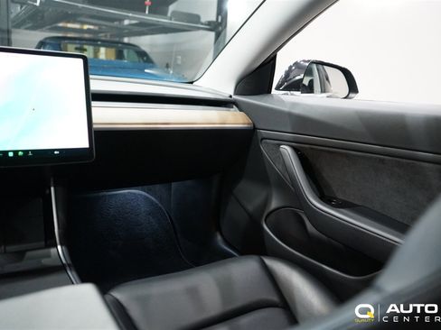 Used 2018 Tesla Model 3 Long Range image 15