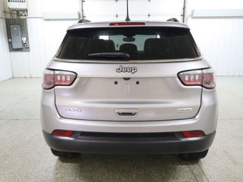 Used 2018 Jeep Compass Latitude w/ Popular Equipment Group AWD/4WD image 8