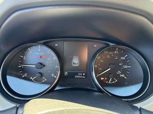 Used 2021 Nissan Rogue Sport SV image 23