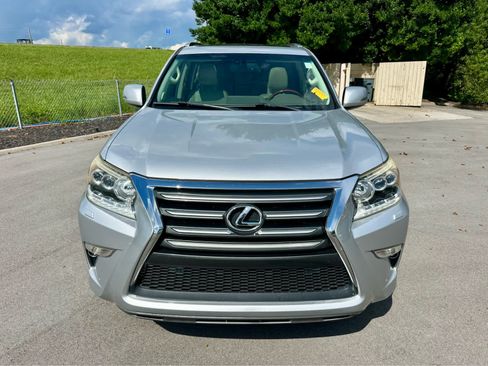 Used 2015 Lexus GX 460 Luxury w/ Preferred Accessory Package AWD/4WD image 2