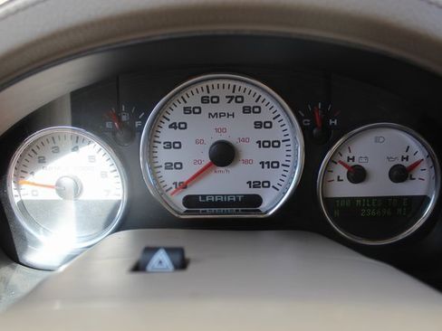 Used 2007 Ford F150 Lariat image 10