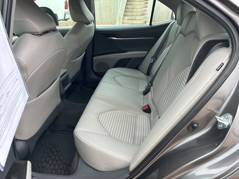 Used 2021 Toyota Camry SE w/ Convenience Package image 15