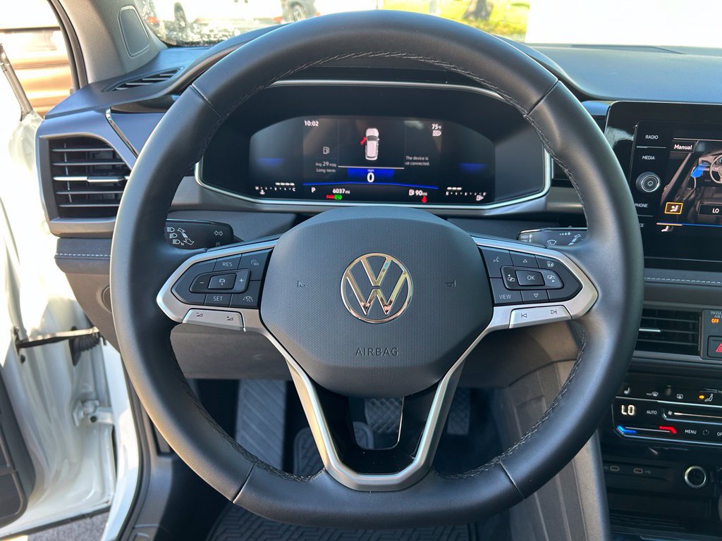 Used 2026 Volkswagen Taos SE FWD image 19