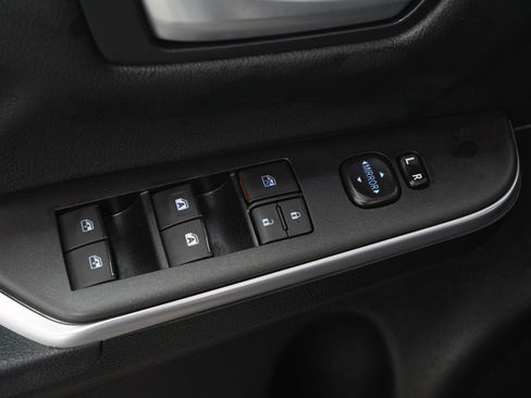 Used 2016 Toyota Camry LE image 20