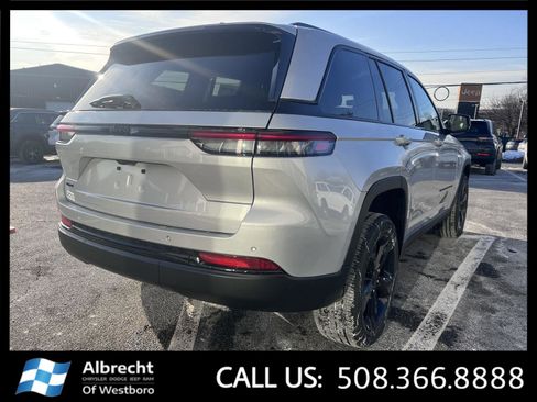 New 2025 Jeep Grand Cherokee Altitude AWD/4WD image 5