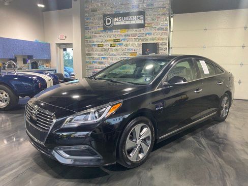 Used 2017 Hyundai Sonata Limited FWD image 3