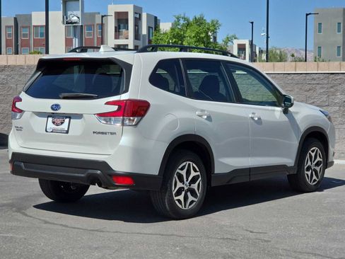 Used 2023 Subaru Forester Premium AWD/4WD image 9