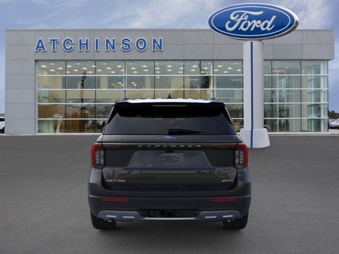 Used 2026 Ford Explorer Active w/ Active Comfort Package image 5