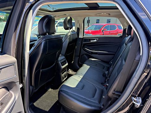 Used 2018 Ford Edge Titanium w/ Technology Package AWD/4WD image 20
