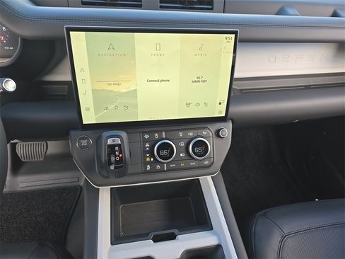 New 2026 Land Rover Defender 110 X-Dynamic SE image 20