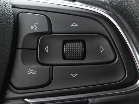 Used 2023 Buick Encore GX Select AWD/4WD image 18
