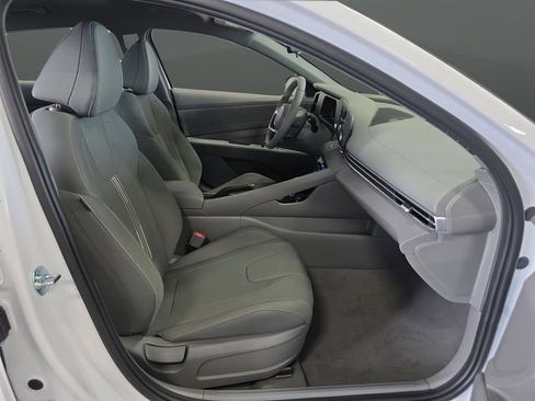 New 2025 Hyundai Elantra Sport image 29