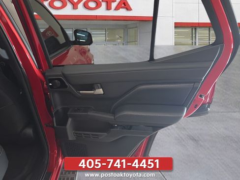 Used 2025 Toyota 4Runner Limited w/ Tow Technology Package AWD/4WD image 27