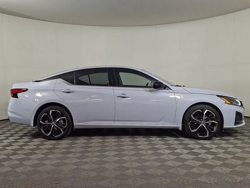 Used 2024 Nissan Altima 2.5 SR AWD/4WD image 10
