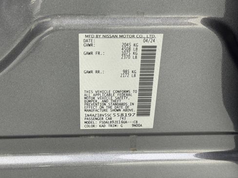 Used 2025 Nissan Leaf S image 38