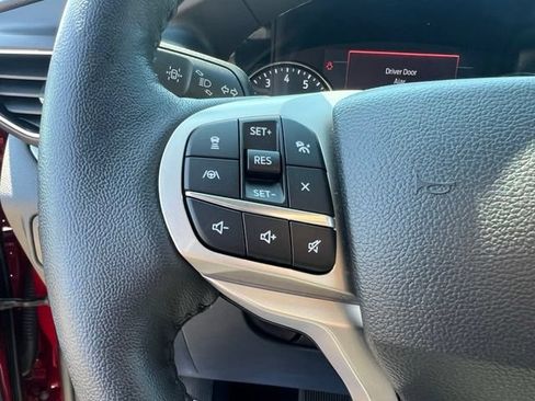 Certified 2023 Ford Explorer XLT w/ Equipment Group 202A AWD/4WD image 9