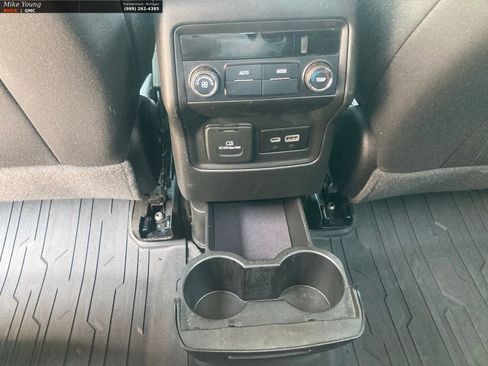 Used 2021 GMC Acadia SLE w/ Elevation Edition image 13