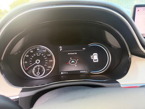 Used 2022 Genesis GV70 2.5T w/ Advanced Package AWD/4WD image 16