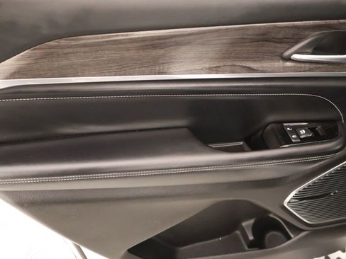 Used 2021 Jeep Grand Cherokee L Overland w/ Advanced Protech Group III image 19