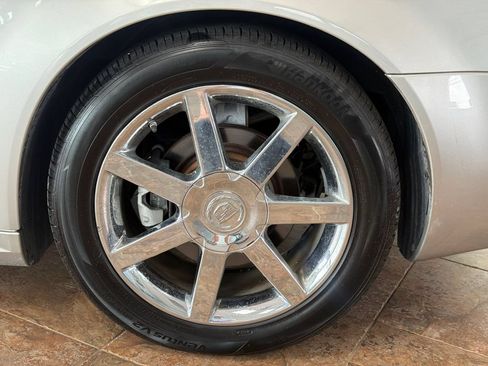Used 2008 Cadillac XLR RWD image 10