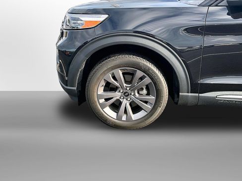 Used 2023 Ford Explorer XLT w/ Equipment Group 202A AWD/4WD image 3
