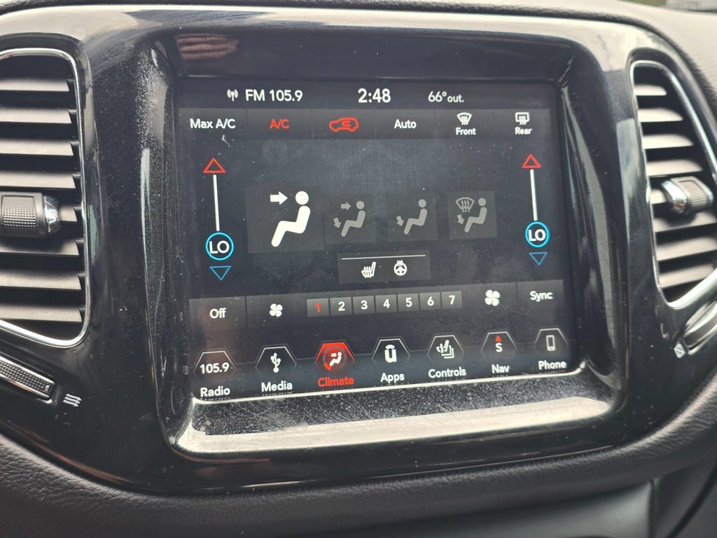 Used 2018 Jeep Compass Limited w/ Navigation Group FWD image 17
