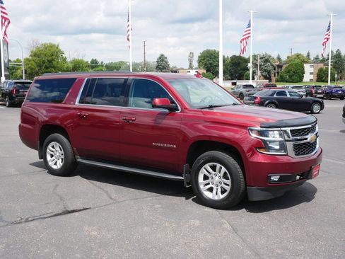 Used 2016 Chevrolet Suburban LT w/ Luxury Package AWD/4WD image 2