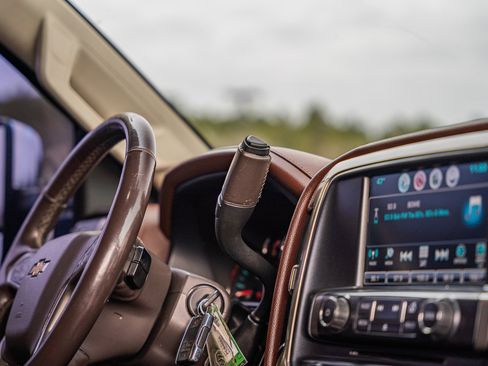 Used 2016 Chevrolet Silverado 3500 High Country w/ Duramax Plus Package image 21