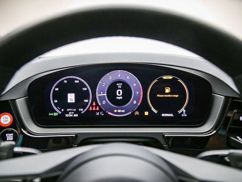 Certified 2025 Porsche Cayenne Coupe AWD/4WD image 28