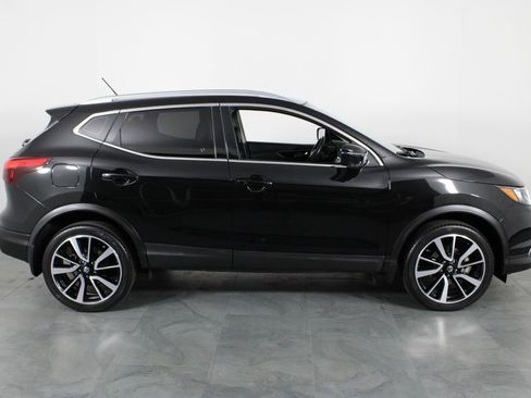 Certified 2018 Nissan Rogue Sport SL image 14