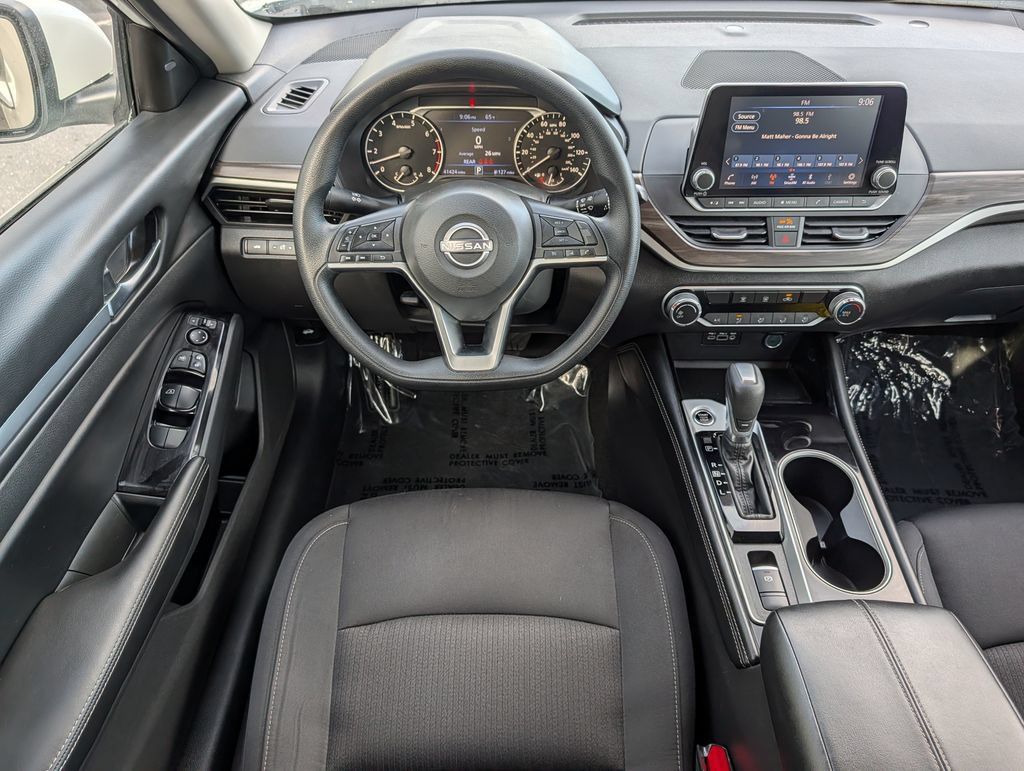 Used 2023 Nissan Altima 2.5 SV AWD/4WD image 17