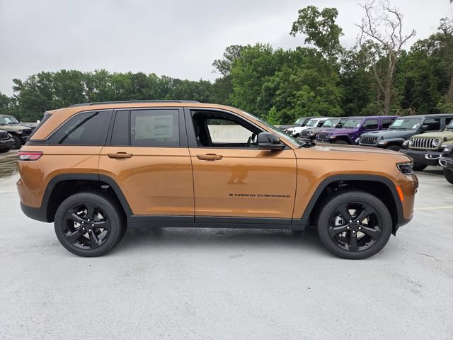 New 2026 Jeep Grand Cherokee Limited w/ Limited Altitude Package RWD image 10