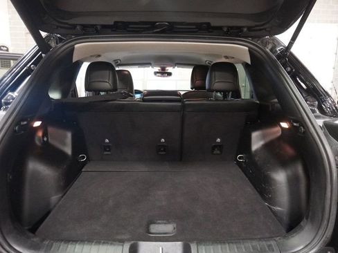 Used 2022 Jeep Cherokee Trailhawk image 15