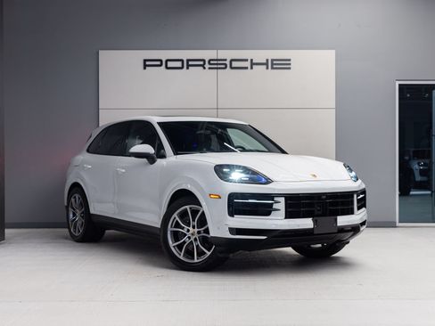 Certified 2024 Porsche Cayenne GTS AWD/4WD image 9
