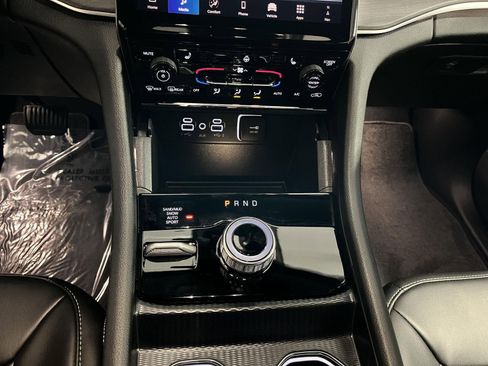 New 2025 Jeep Grand Cherokee L Limited image 23