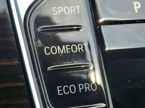 Used 2024 BMW X7 xDrive40i AWD/4WD image 27