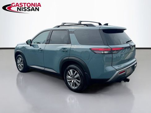 Used 2026 Nissan Pathfinder SL FWD image 6