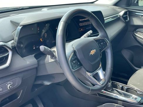 Used 2024 Chevrolet TrailBlazer LT w/ LT Cold Weather Package FWD image 9