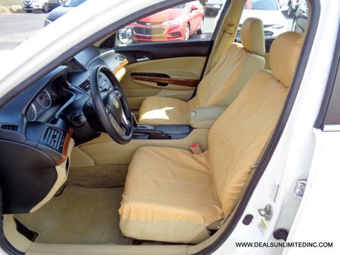 Used 2011 Honda Accord EX-L image 8