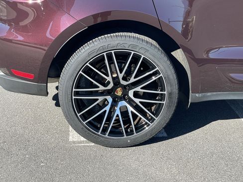 Used 2023 Porsche Macan S image 11