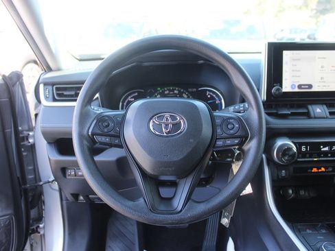 Used 2024 Toyota RAV4 LE AWD/4WD image 15