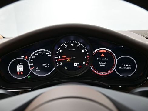 Used 2023 Porsche Panamera Platinum Edition image 12