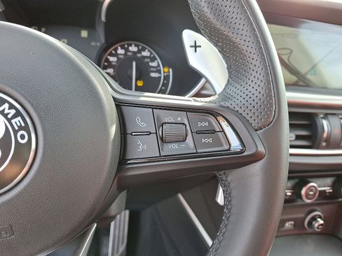 Used 2023 Alfa Romeo Stelvio Veloce image 22
