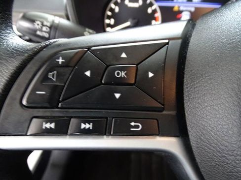 Used 2024 Nissan Altima 2.5 SV FWD image 7