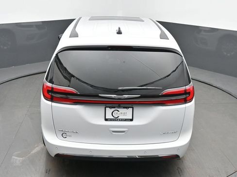 New 2026 Chrysler Pacifica Limited image 42
