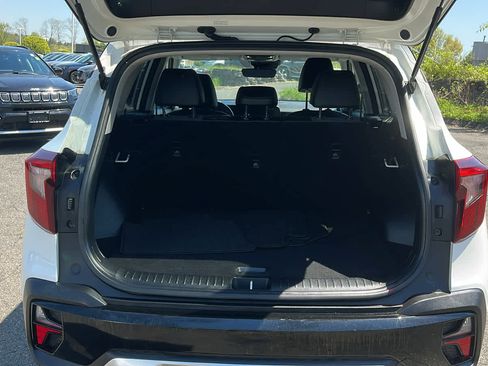 Used 2025 Kia Seltos S AWD/4WD image 31