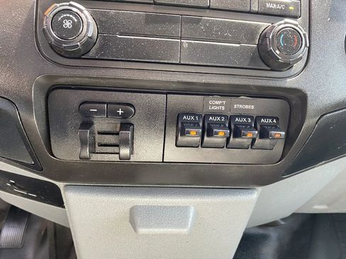 Used 2012 Ford F450 XL w/ Heavy Service Suspension Pkg image 14