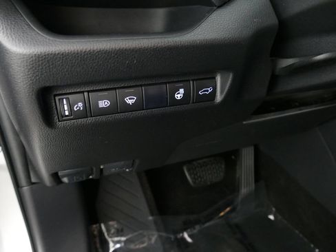 Used 2019 Toyota RAV4 XLE w/ Convenience Package AWD/4WD image 11